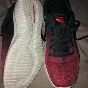 Men’s Skechers sz 9